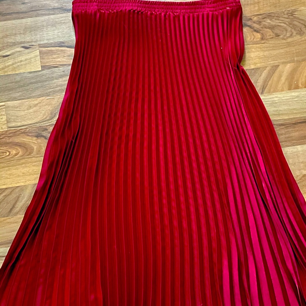 Pleated skirt